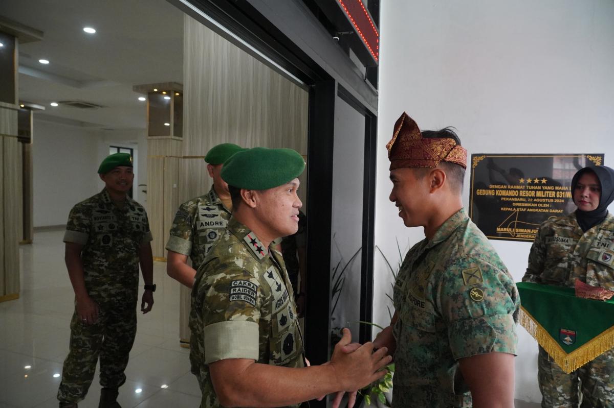 Pangdam XIX/Tuanku Tambusai Terima Delegasi Singapore Army, Perkuat Kerja Sama Pertahanan